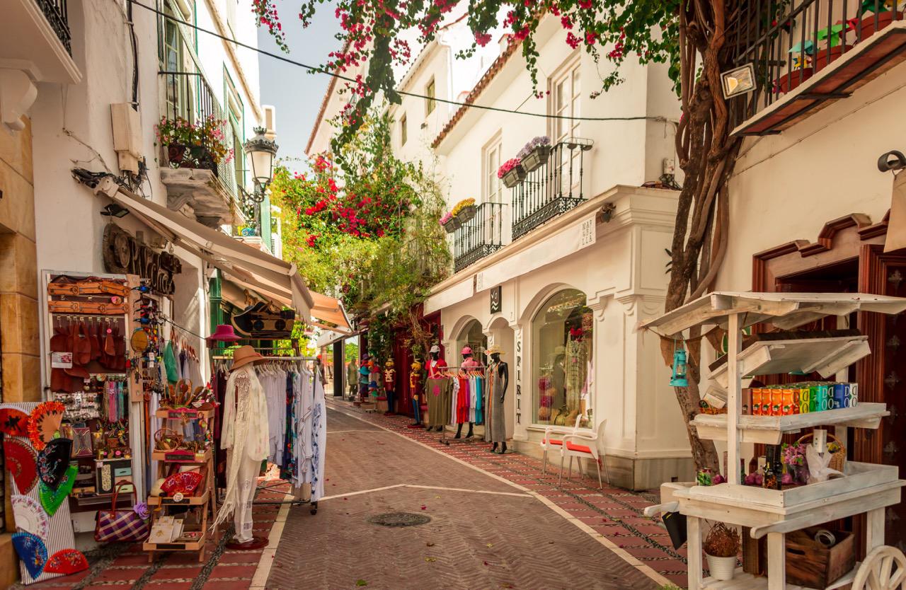 A pretty shopping street in Marbella